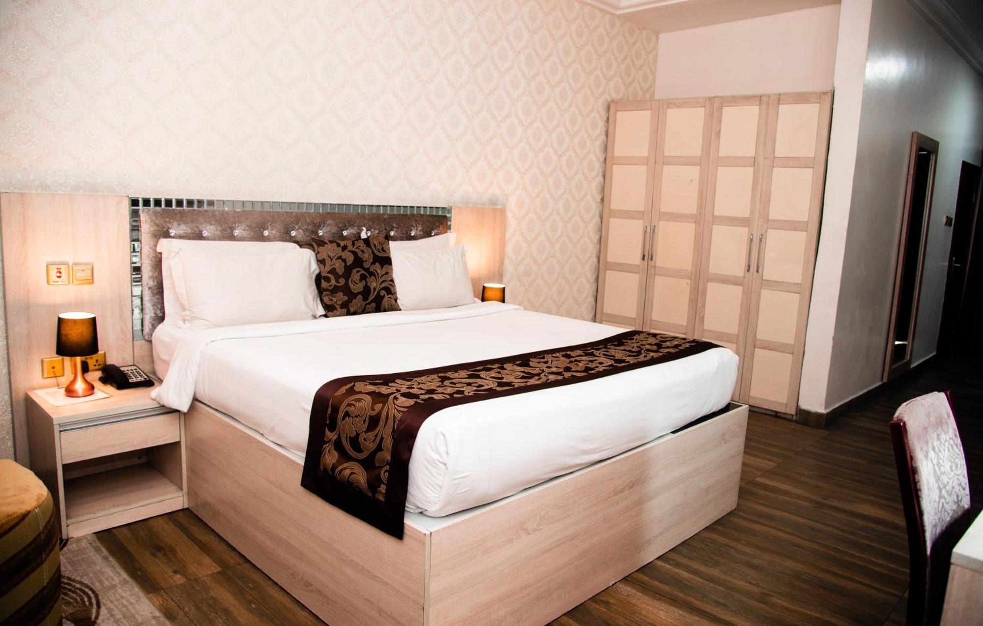 Golden Tulip Hotel -Gt31 Stadium Road Port Harcourt Exterior foto