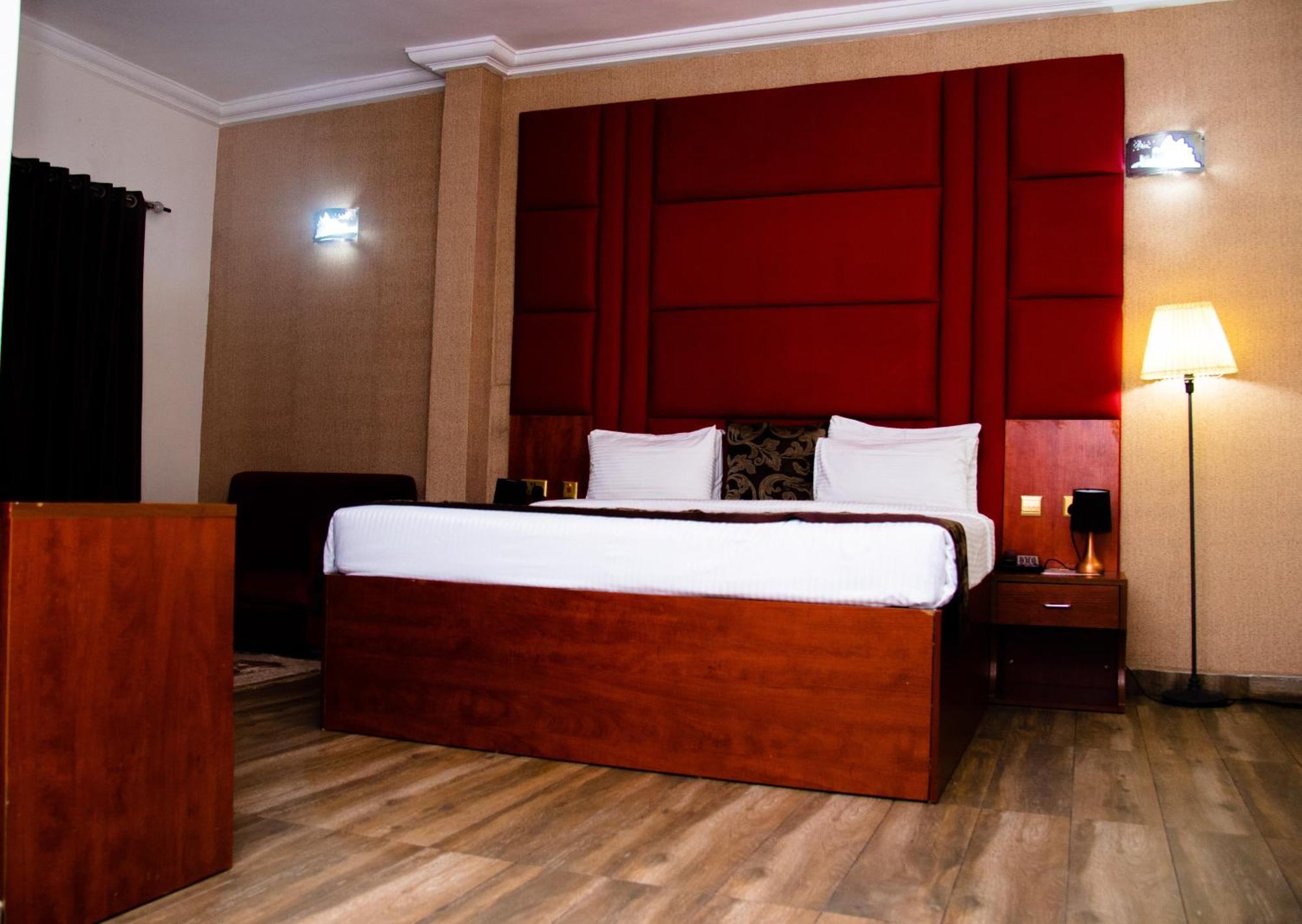 Golden Tulip Hotel -Gt31 Stadium Road Port Harcourt Exterior foto
